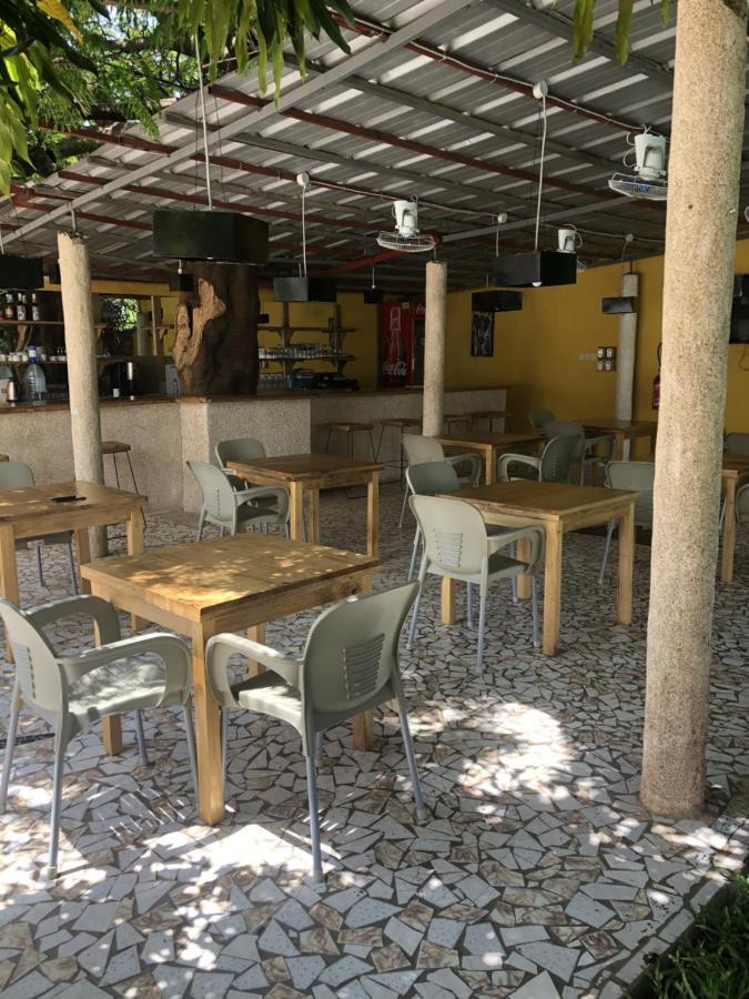 Готель Le Hbr De Saly Екстер'єр фото
